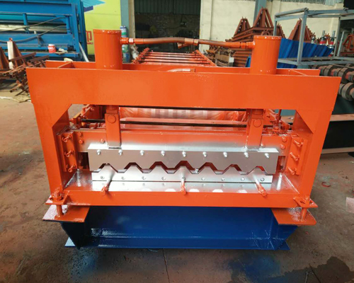 750橫掛墻板壓瓦機